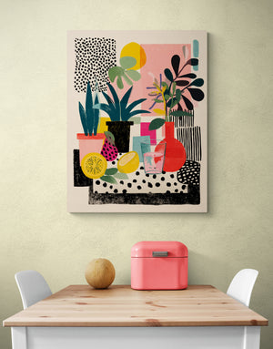 Tableau abstrait plantes colorées, ambiance bohème dans une cuisine minimaliste