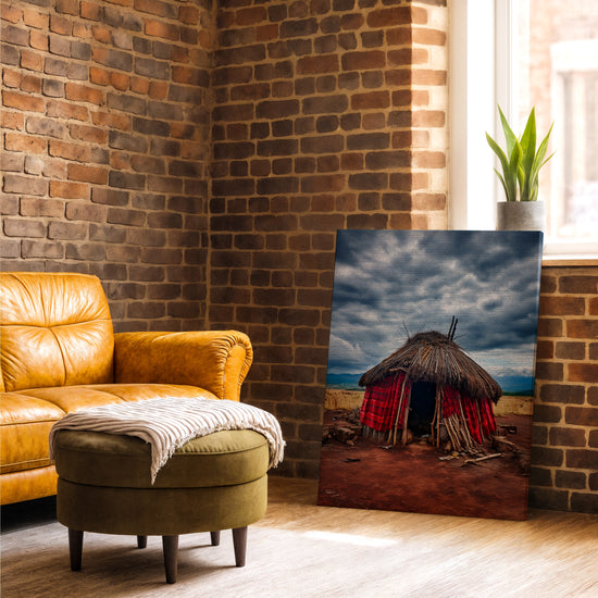 Toile hutte africaine ciel orageux pour salon industriel