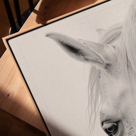 Tableau portrait cheval blanc pour salon minimaliste