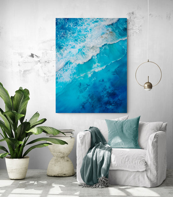 Tableau Vagues Bleues dans un salon cosy."