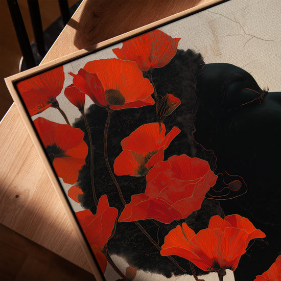 Tableau fleurs coquelicots rouges et silhouette féminine sur cadre chêne doré décoration salon moderne