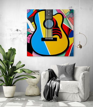 Déco murale audacieuse et colorée accrochée dans un salon moderne