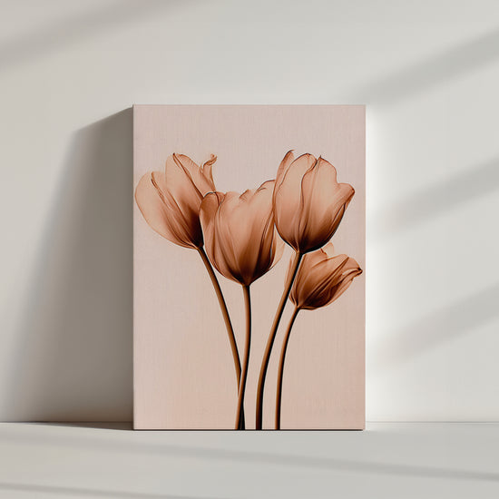 Tulipe marron clair capturée sur toile : essence de modernité et poésie
