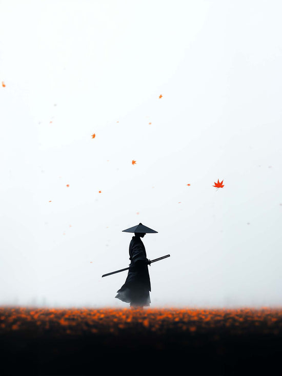 Silhouette d'un samouraï en tenue traditionnelle, marchant dans un champ d'orange sous des feuilles d'érable flottantes, un fond blanc minimaliste inspirant calme et réflexion."