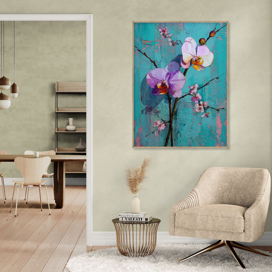 Tableau de fleurs de cerisier sur fond turquoise dans un salon moderne et épuré, art floral décoratif