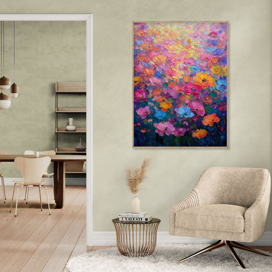 Tableau floral coloré et vibrant dans salon moderne, style impressionniste dynamique