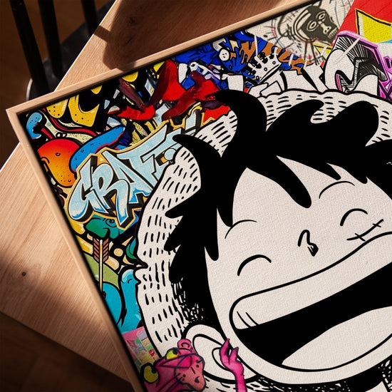 Portrait manga street art toile pour salon cadre chêne doré