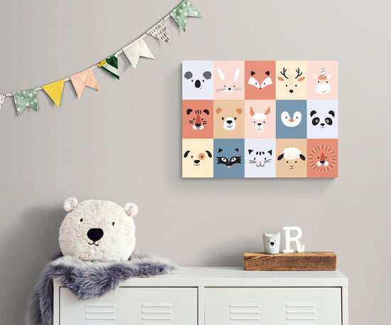 Tableau toile animaux chambre bebe : Une grille de 15 animaux colorés, tous différents