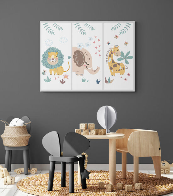 Tableau de déco animaux pour chambre bebe. Un lion, un elephant et une girafe, ils sont mignons et rigolo