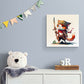 un tableau chambre garçon avec une illustration de chat déguisé en pirate est suspendu au-dessus d'une commode