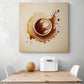 Grand tableau de cuisine, accrocher sur un mur blanc, aux couleurs légères, mélange de marron et de beige. Ambiance calme et apaisante, au style minimaliste. Une tasse de café, symbolisant la routine, est mise en contraste avec l'expression de mouvement et de désordre de l'aquarelle.